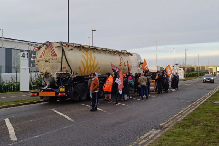 On the Amazon workers GMB union picket line in Coventry (Picture: Richard Milner)