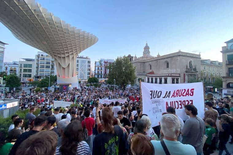 Protests spread to Seville and other cities
