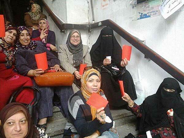 Repression deepens in Egypt but strikes continue